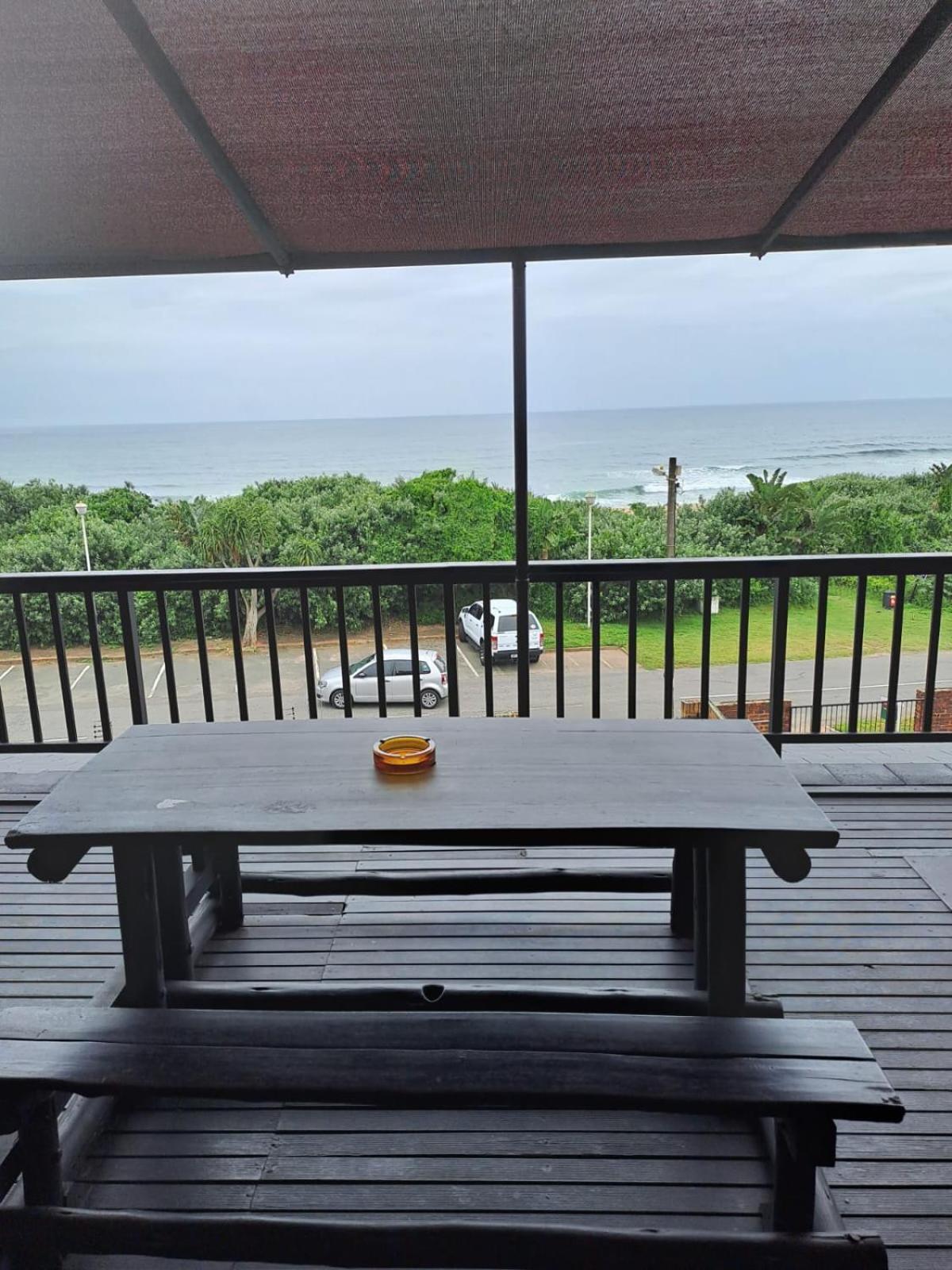 Deep Blue Guest House Amanzimtoti Exterior foto