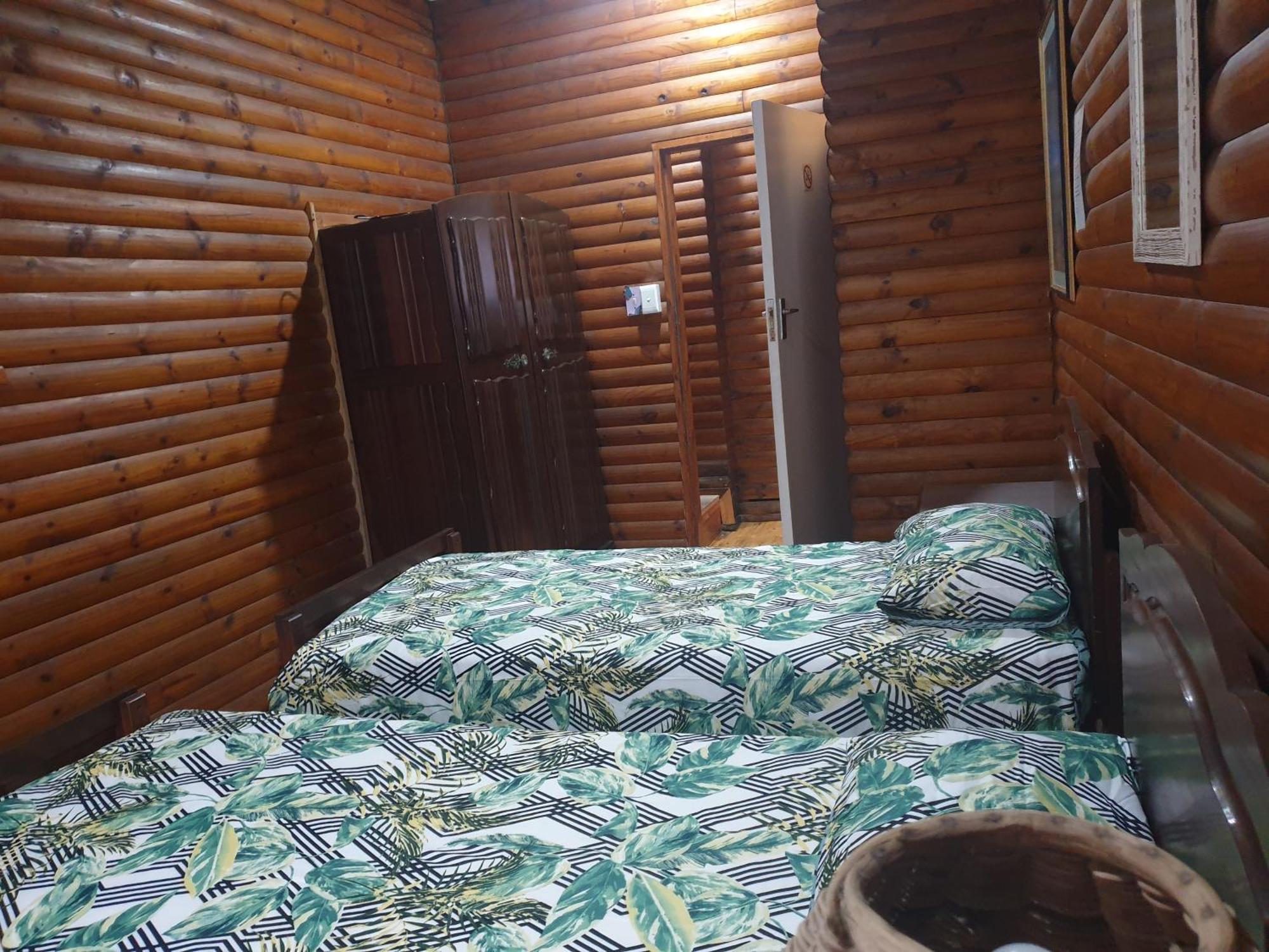 Deep Blue Guest House Amanzimtoti Exterior foto