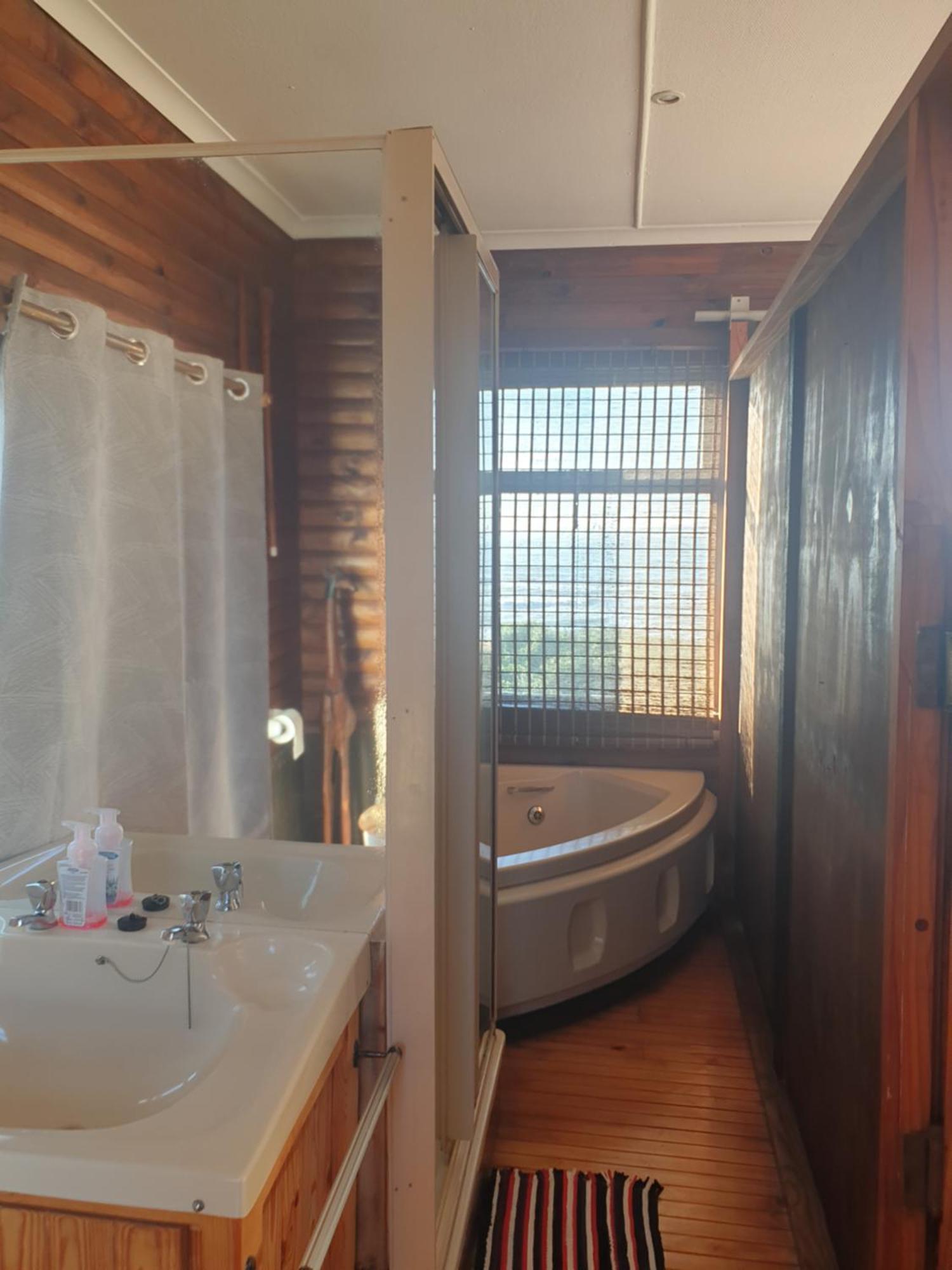 Deep Blue Guest House Amanzimtoti Exterior foto